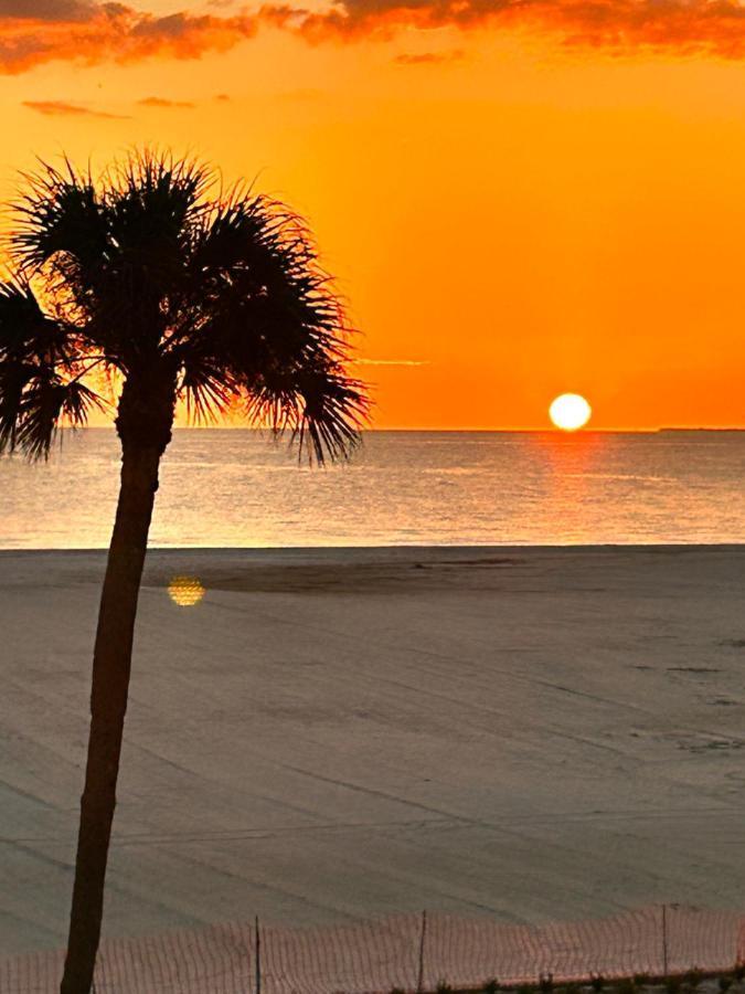 Always Summer On A White Sandy Beach Aparthotel Fort Myers Beach Exterior photo